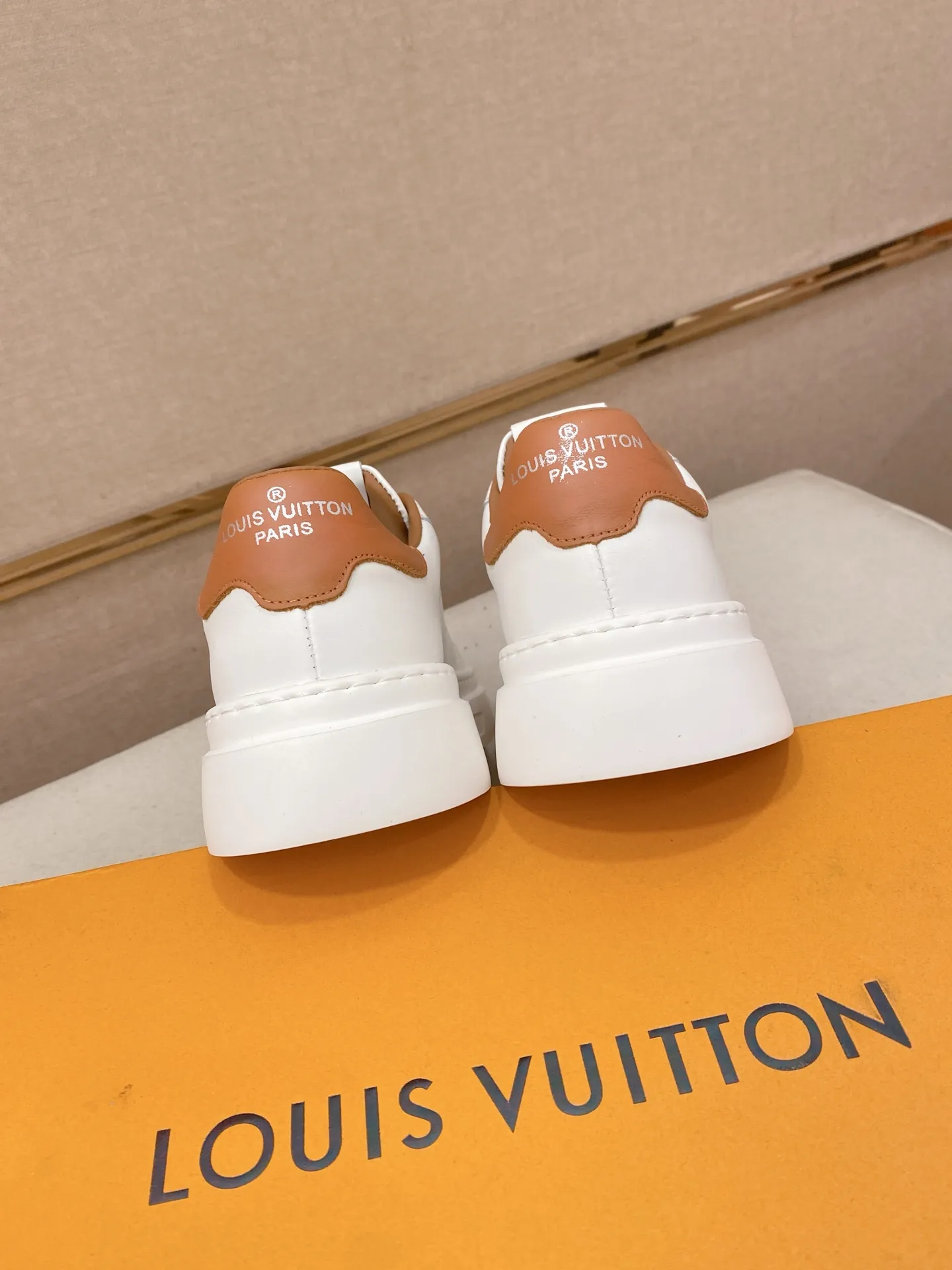 Men's shoes 💰: 480💰🎉🎉LV~Louis Vuitton trendy men's shoes New shipments Latest matching The same style as the official website Super high quality Hot sales of the season [strong] [strong] [strong] Selected first-layer cowhide, comfortable cowhide lining, original last, comfortable on the foot, wear-resistant rubber outsole Size number: 38-44.
